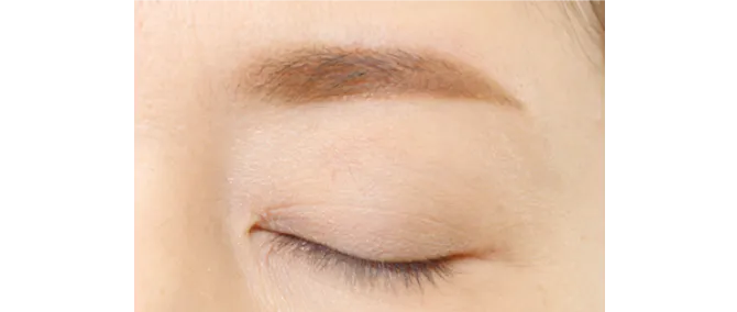 ふんわり短め平行眉